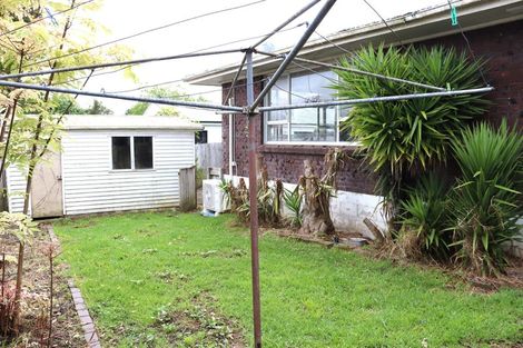 Photo of property in 2/199 Henderson Valley Road, Henderson, Auckland, 0612