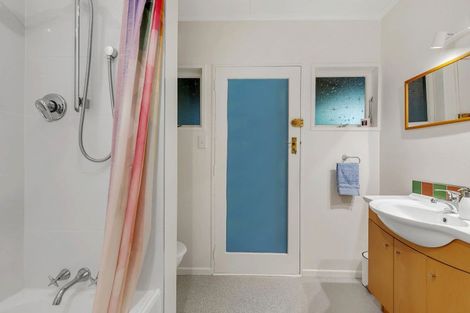 Photo of property in 3a Roys Road, Plimmerton, Porirua, 5026