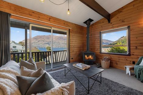 Photo of property in 16 Williams Street, Sunshine Bay, Queenstown, 9300