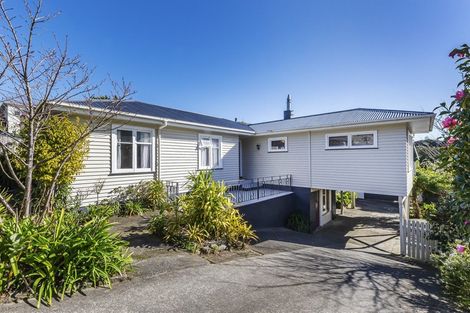 Photo of property in 97 Bell Street, Tawa, Wellington, 5028