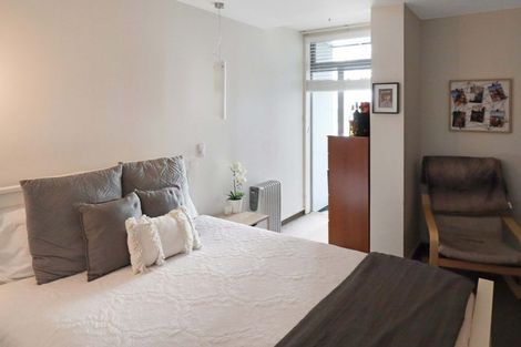 Photo of property in Montreaux Apartments, 4c/164 The Terrace, Wellington Central, Wellington, 6011