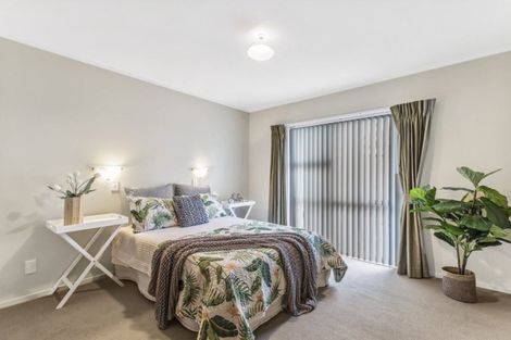 Photo of property in 49a Great South Road, Takanini, 2112