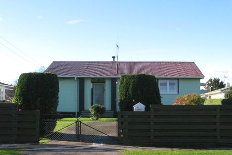 Photo of property in 10 Totara Street, Otaki, 5512