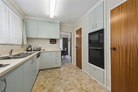 Photo of property in 3 Dowling Grove, Silverstream, Upper Hutt, 5019