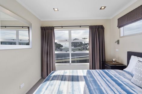 Photo of property in 68 Sixth Avenue, Urenui, 4377