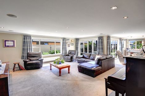 Photo of property in 2 Kura Place, Mosgiel, 9024