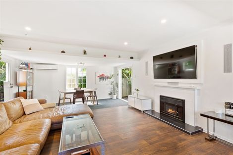 Photo of property in 9 Paewai Road, Glen Eden, Auckland, 0602