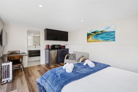 Photo of property in 32 Cavendish Square, Strathmore Park, Wellington, 6022