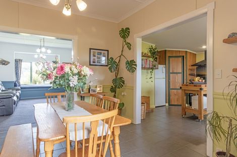 Photo of property in 978 Pourerere Road, Omakere, Waipawa, 4271