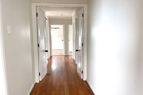 Photo of property in 988 East Coast Road, Northcross, Auckland, 0632