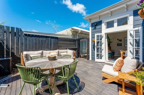 Photo of property in 8 Henry Street, Kilbirnie, Wellington, 6022