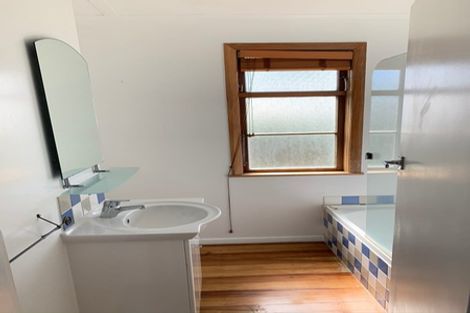 Photo of property in 52 Poplar Avenue, Raumati South, Paraparaumu, 5032