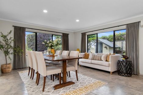 Photo of property in 14 Olive Close, Omokoroa, 3114