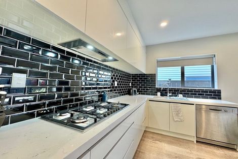 Photo of property in 61a Seabrook Avenue, New Lynn, Auckland, 0600