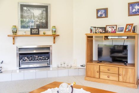 Photo of property in 23 The Enclave, Totara Heights, Auckland, 2105