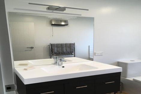 Photo of property in 13 Pennycook Place, Lake Hawea, 9382