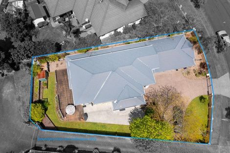 Photo of property in 11 Rosetti Rise, West Harbour, Auckland, 0618