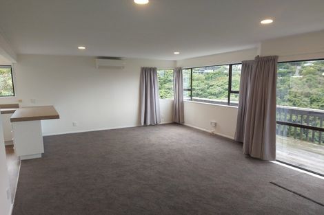 Photo of property in 66 Miromiro Road, Normandale, Lower Hutt, 5010