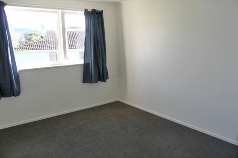 Photo of property in 40 Edelweiss Grove, Timberlea, Upper Hutt, 5018