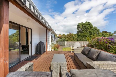 Photo of property in 122 Glenpark Avenue, Frankleigh Park, New Plymouth, 4310