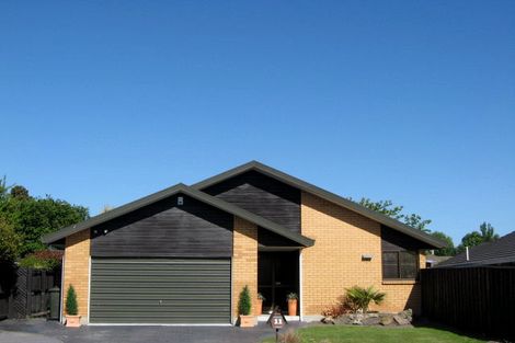 Photo of property in 11 Creese Place, Redwood, Christchurch, 8051