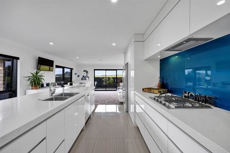 Photo of property in 17 Wentworth Lane, Waiwhakaiho, New Plymouth, 4312