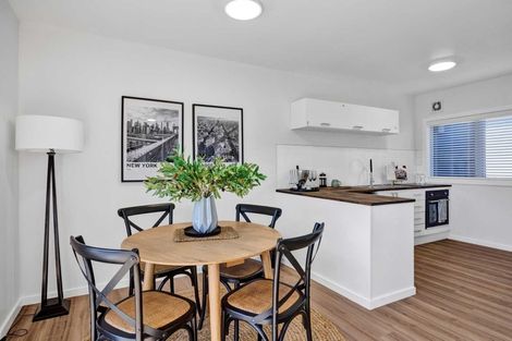 Photo of property in 38b Breakwater Road, Moturoa, New Plymouth, 4310