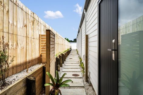 Photo of property in 2/40 Bahari Drive, Ranui, Auckland, 0612