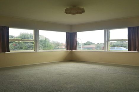 Photo of property in 1/2 Yacht Place, Bucklands Beach, Auckland, 2012