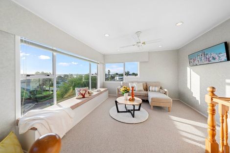 Photo of property in 4 The Anchorage, Sunnyhills, Auckland, 2010