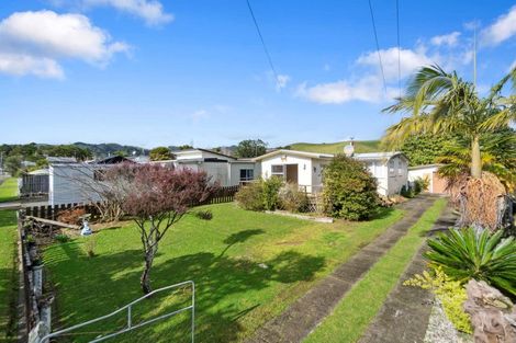 Photo of property in 18 Bertram Road, Kawakawa Bay, 2585