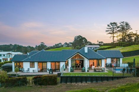 Photo of property in 72 Vaughans Road, Long Bay, Albany, 0792