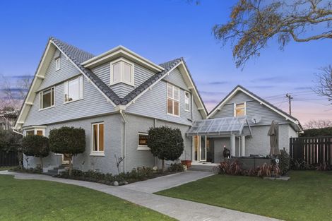 Photo of property in 32 Barrett Street, Westown, New Plymouth, 4310