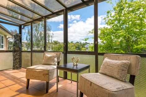 Photo of property in 9 Phillip Parade, Forrest Hill, Auckland, 0620