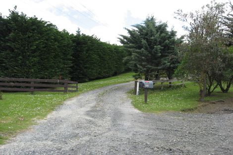 Photo of property in 950 Tauhoa Road, Kaipara Flats, Warkworth, 0984