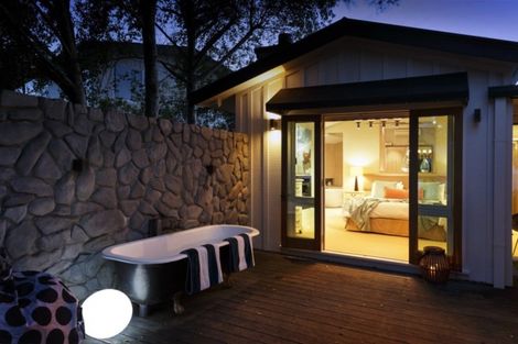 Photo of property in Blackhorse Cottage, 14 Iwa Street, Mapua, 7005