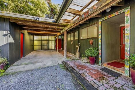 Photo of property in 66 Kent Terrace, Midhirst, Stratford, 4394