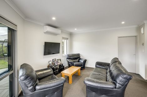 Photo of property in 17 Waitaki Way, Poraiti, Napier, 4112