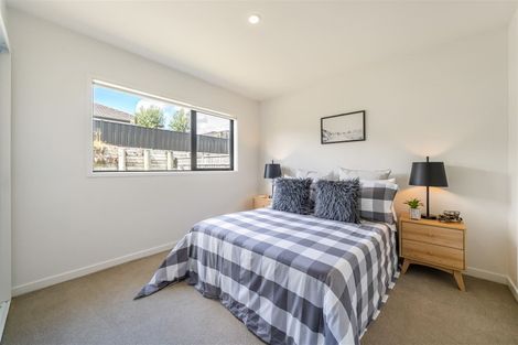 Photo of property in 17 Sunstone Crescent, Brown Owl, Upper Hutt, 5018