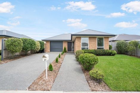 Photo of property in 37 Sutherland Drive, Kaiapoi, 7630