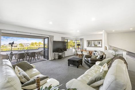 Photo of property in 2/16 Law Street, Torbay, Auckland, 0630
