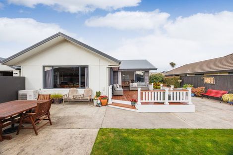 Photo of property in 11 Majestic Way, Kelvin Grove, Palmerston North, 4414