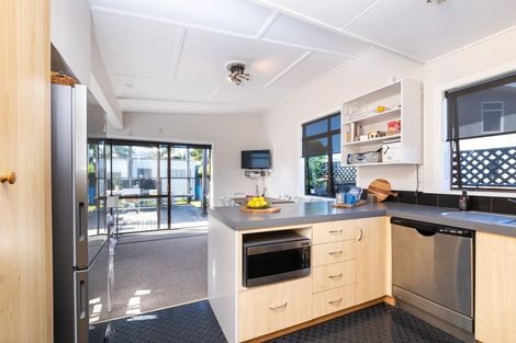 Photo of property in 12 Moori Road, Waimarama, 4294