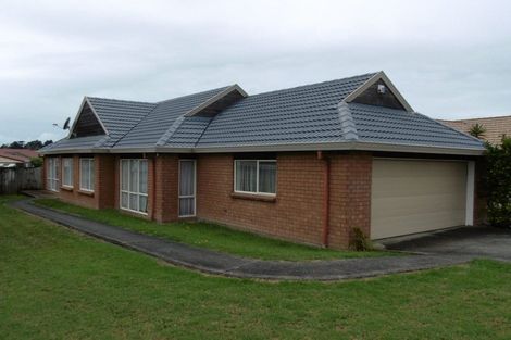 Photo of property in 8 Waylen Place, Burswood, Auckland, 2013