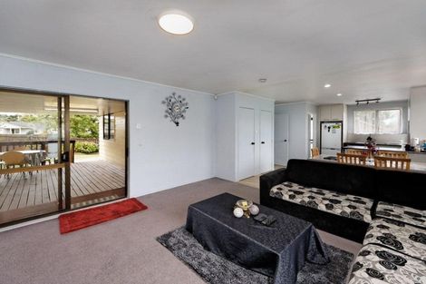 Photo of property in 277 Triangle Road, Massey, Auckland, 0614