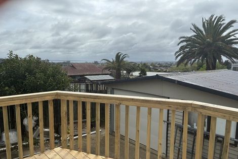 Photo of property in 130 Rosier Road, Glen Eden, Auckland, 0602