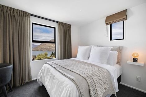 Photo of property in 13 Caples Place, Fernhill, Queenstown, 9300