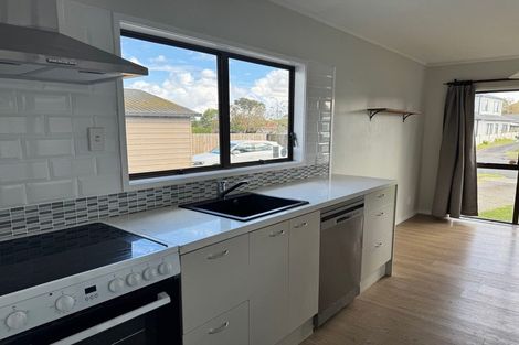 Photo of property in 3 Fiesta Drive, Half Moon Bay, Auckland, 2012