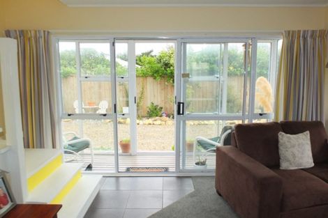 Photo of property in 14 Holben Parade, Foxton Beach, Foxton, 4815