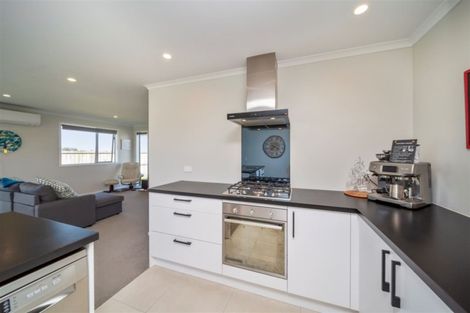 Photo of property in 14 Mercade Close, Stratford, 4332